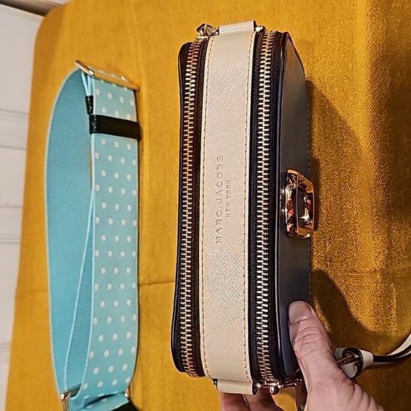 Marc Jacobs Aquaria Snapshot Crossbody - Like New - Picture 7 of 16